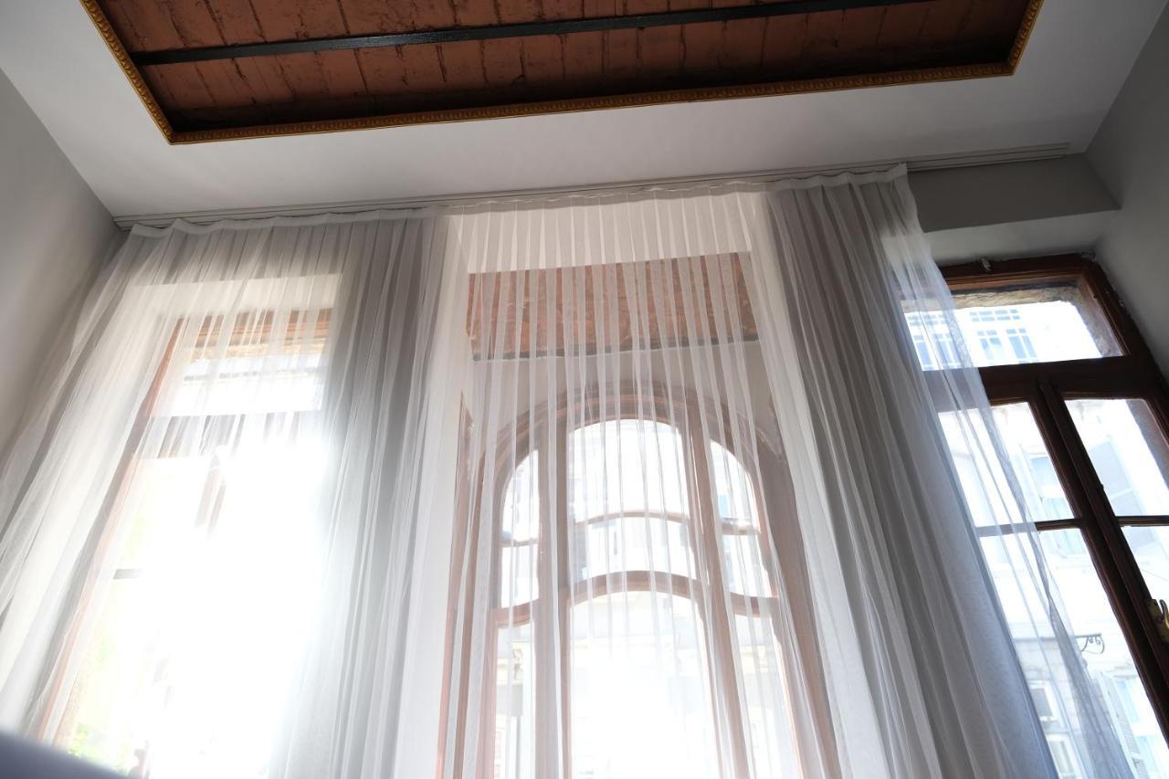 Adamantides Hotel Istanbul Exterior photo