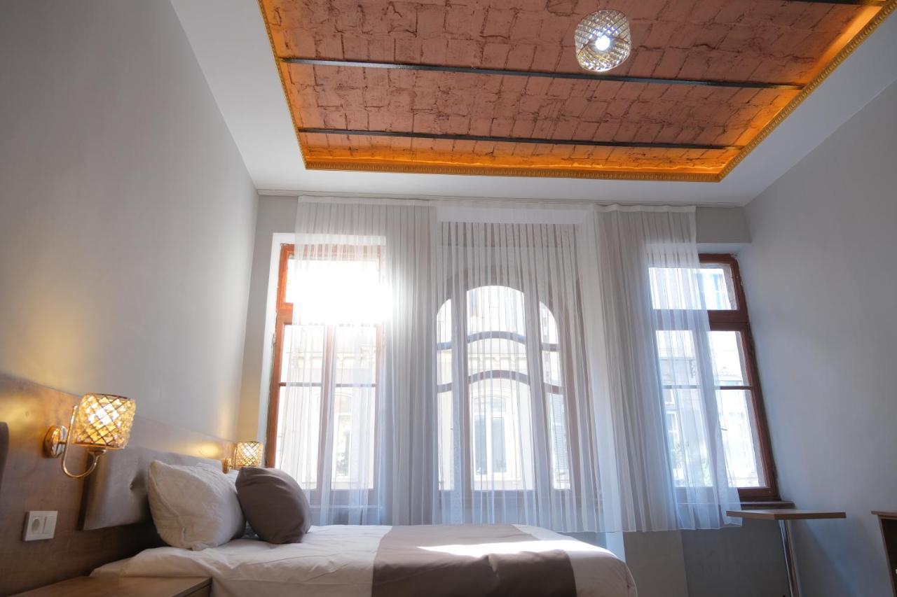 Adamantides Hotel Istanbul Exterior photo