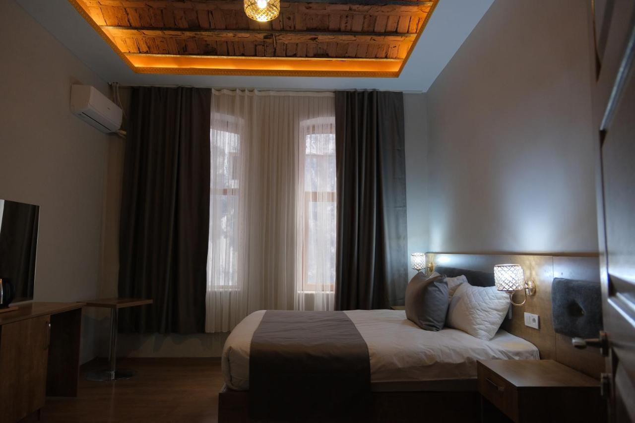 Adamantides Hotel Istanbul Exterior photo