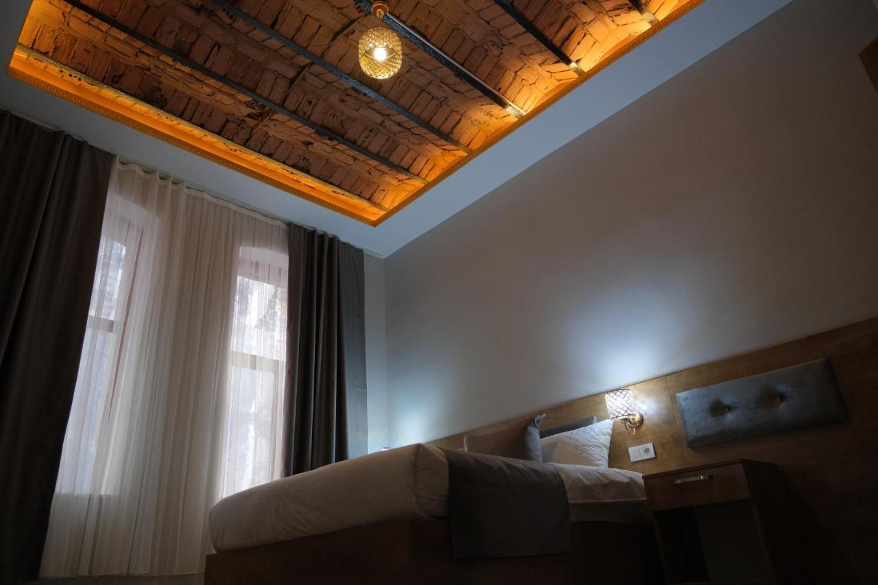 Adamantides Hotel Istanbul Exterior photo