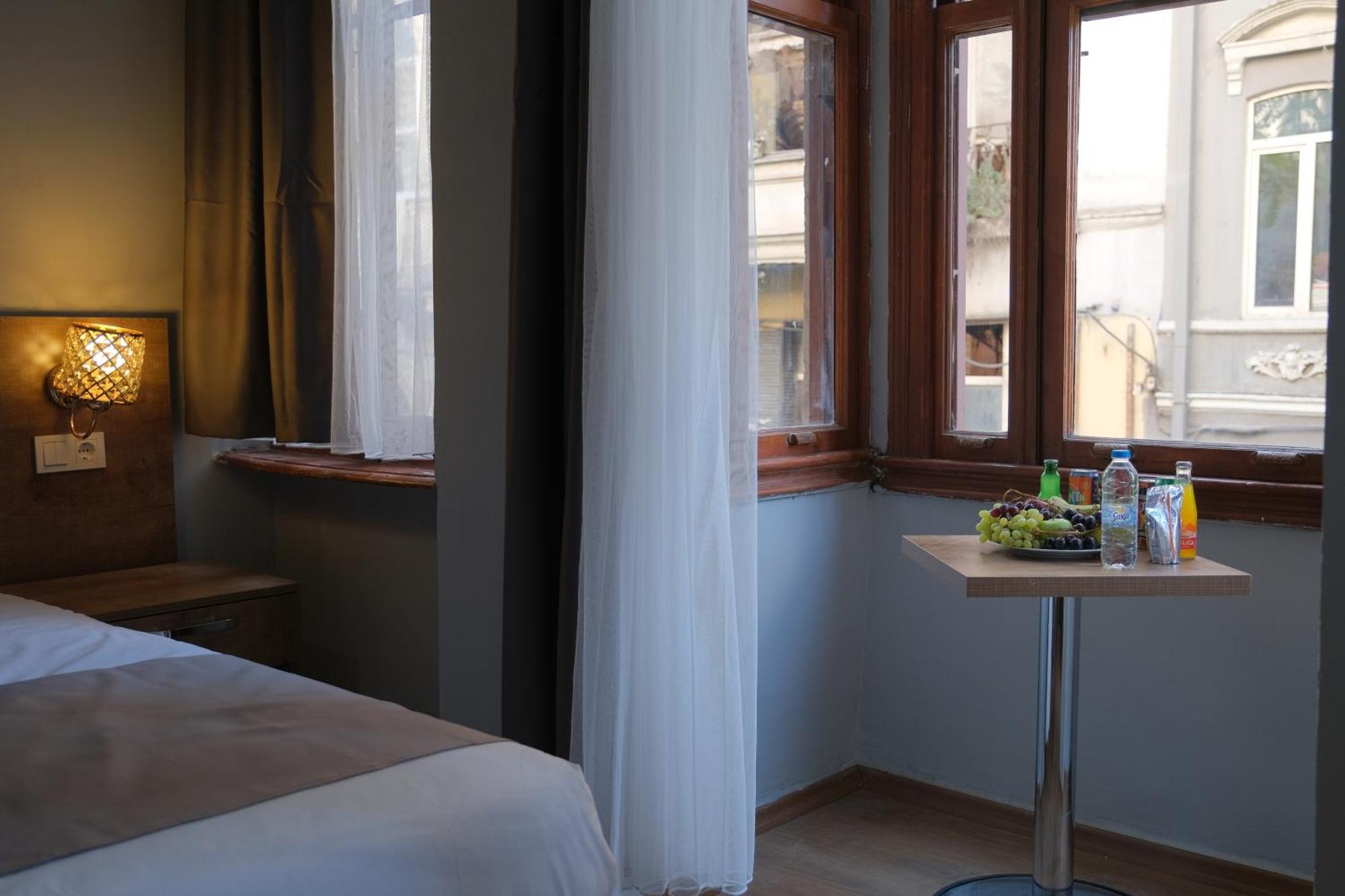 Adamantides Hotel Istanbul Exterior photo