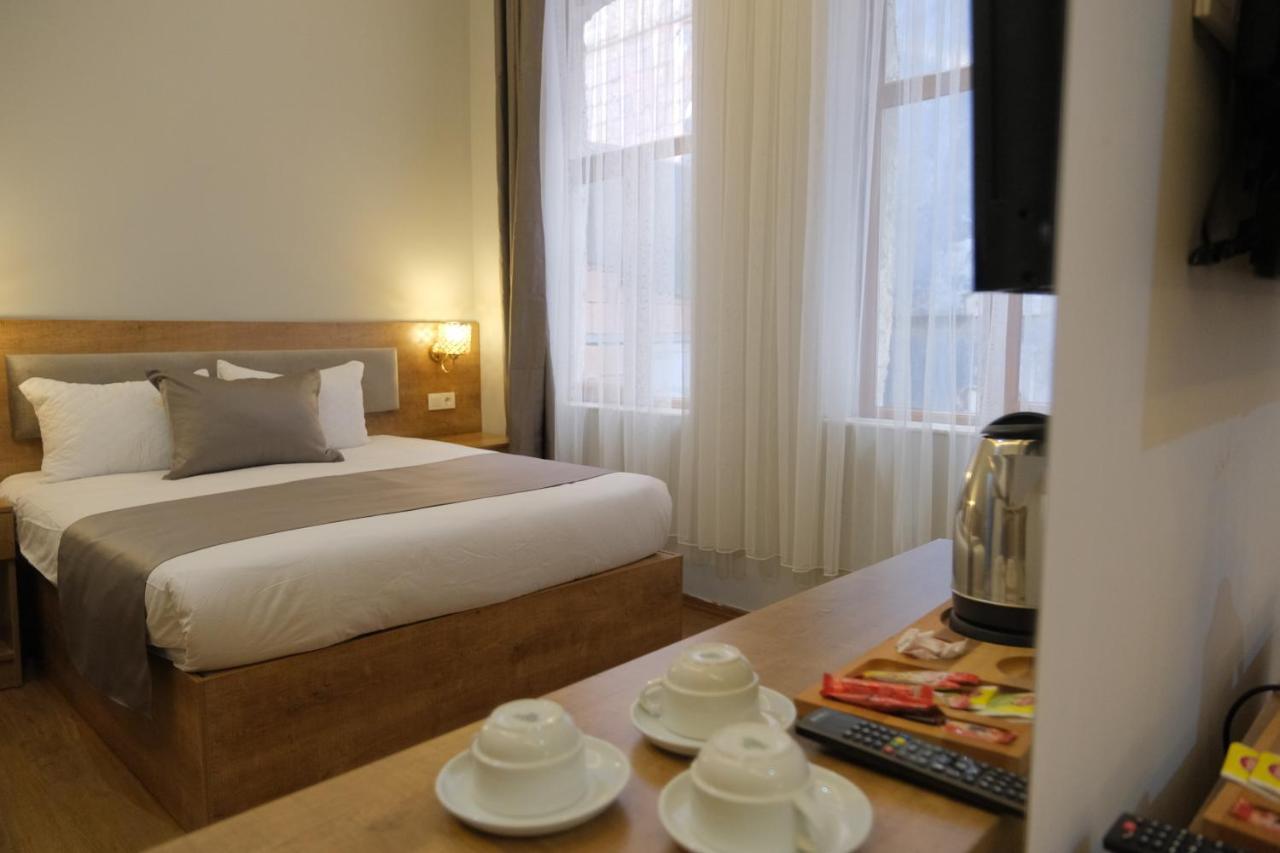 Adamantides Hotel Istanbul Exterior photo